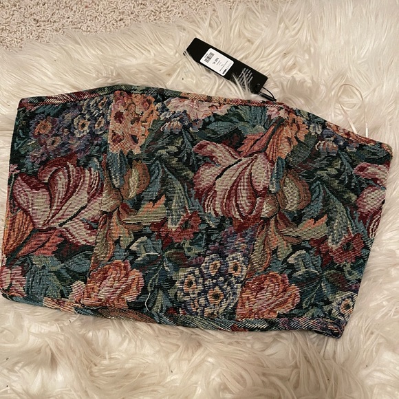 Corset - Picture 4 of 5